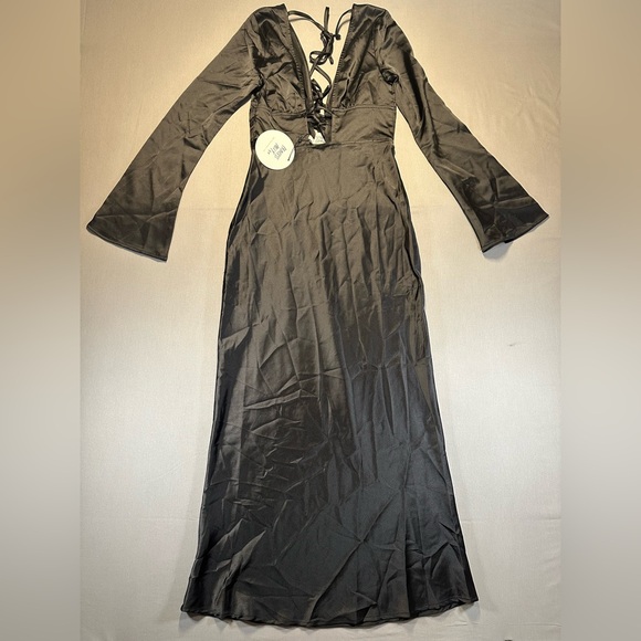 NWT Princess Polly Tashey Bias Cut Maxi Dress, Long Sleeve, Deep V, Black - US 4 - Picture 4 of 16